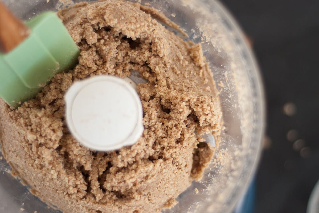 pecan-butter-4 making pecan butter in food processor