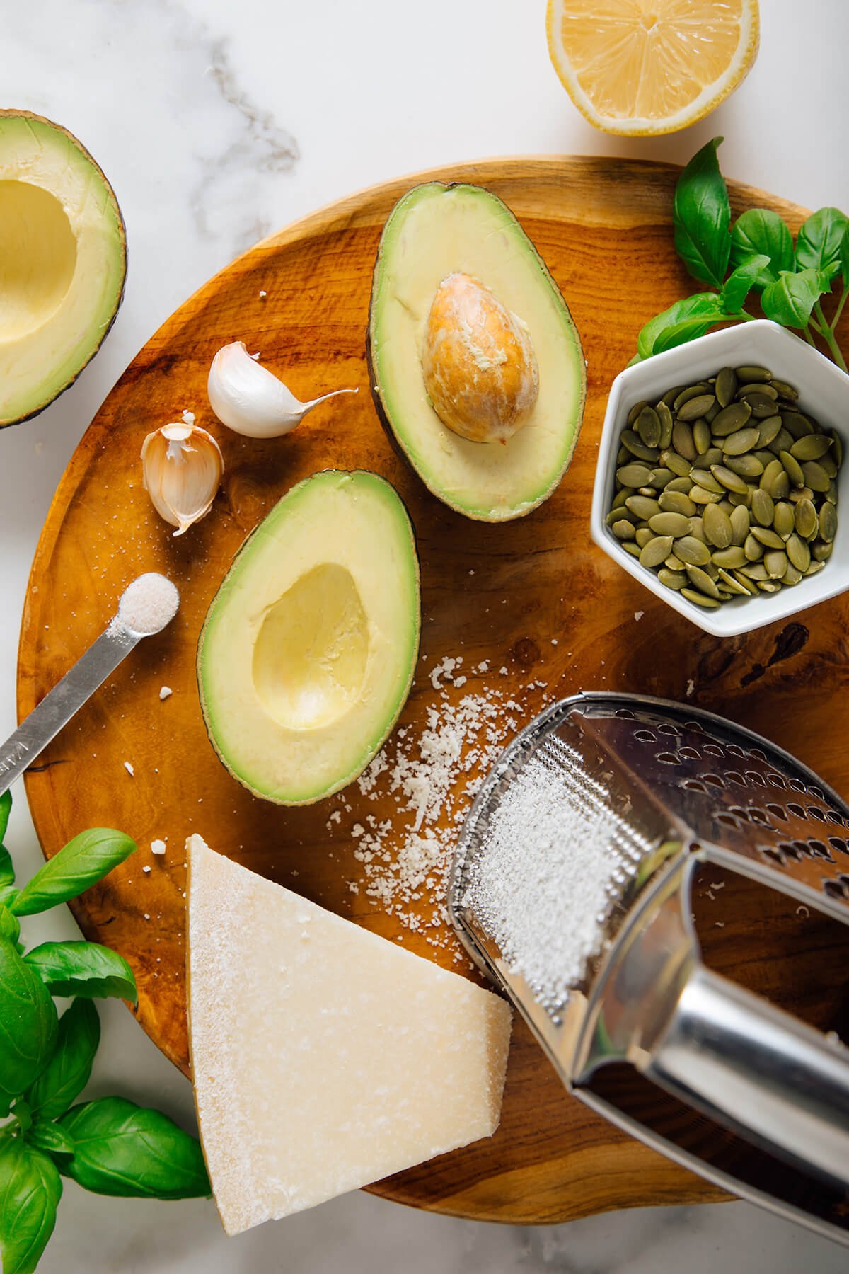avocado pesto ingredients